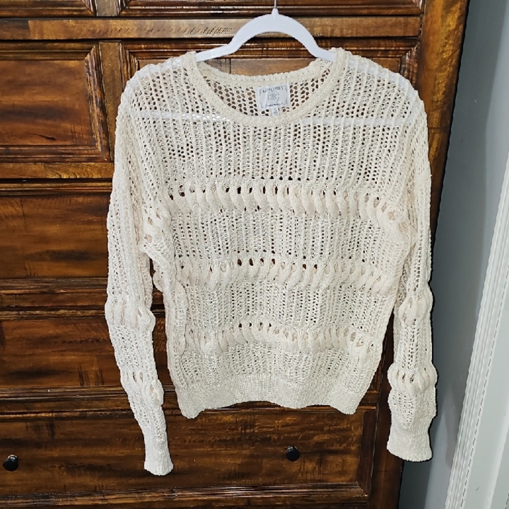 Absolutely Creative Worldwide, Womens Nwots Cream Sweater. Sz Small! DRY GOODS!!